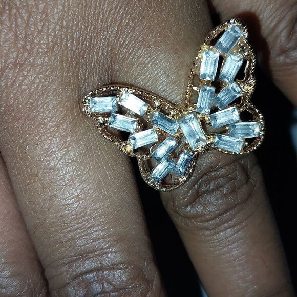 Mariah Carey inspired butterfly ring for all our fellow lambs - Picture 4 of 9